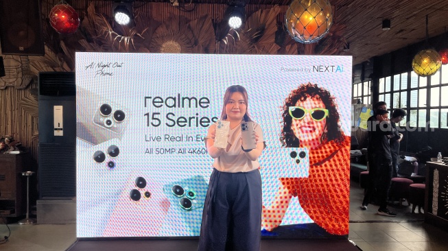 Realme 15 5G dan Realme 15 Pro 5G yang resmi dikenalkan ke Indonesia pada Kamis (25/9/2025). [Suara.com/Dicky Prastya]