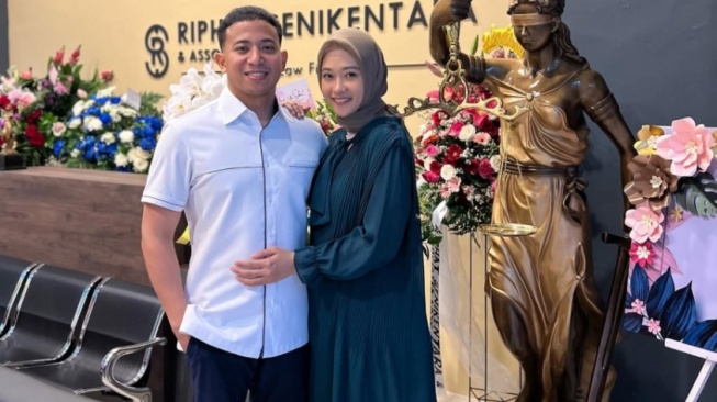 Jadi Pengacara Tasya Farasya, Ini Riphat Senikentara Suami Poppy Bunga