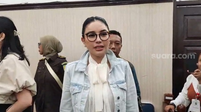 Pihak Nikita Mirzani Masih Ngotot Minta BPOM Jadi Saksi di Sidang Lawan Reza Gladys