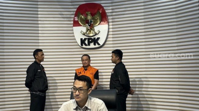 KPK Resmi Tahan Direktur PT WA Menas Erwin Djohansyah Tersangka Suap Eks Sekretaris MA