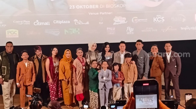 Konferensi pers film Air Mata di Ujung Sajadah 2 di Senayan, Jakarta Pusat pada Jumat, 26 September 2025. [Suara.com/Rena Pangesti]