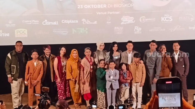 Konferensi pers film Air Mata di Ujung Sajadah 2 di Senayan, Jakarta Pusat pada Jumat, 26 September 2025. [Suara.com/Rena Pangesti]