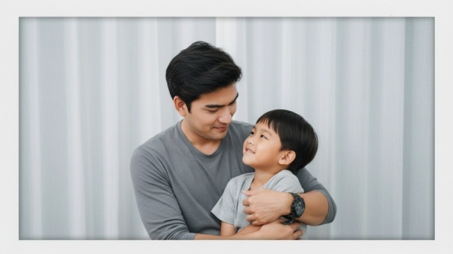 Viral! Begini Trik Foto Berpelukan dengan Diri Kecil via Gemini AI