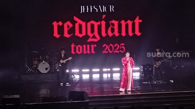 Konser Jeff Satur di Jakarta Concert Hall kawasan Kebon Sirih, Jakarta Pusat pada Sabtu, 27 September 2025 (Suara.com/ Rena Pangesti)
