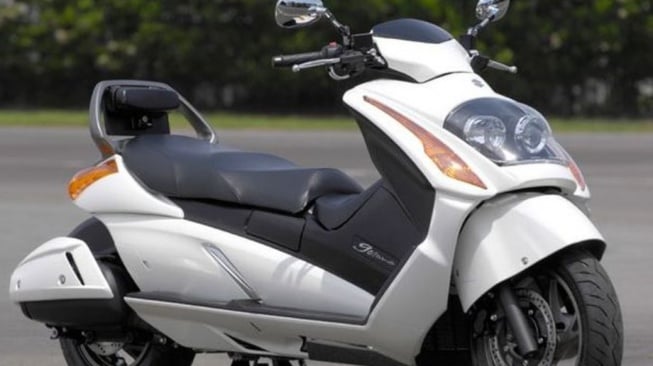Suzuki Gemma 250 (motos.espirituracer.com)