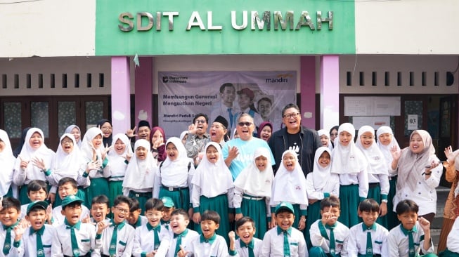 Mandiri Peduli Sekolah Tingkatkan Sarana Belajar Layak bagi Siswa di Wilayah Jabodetabek