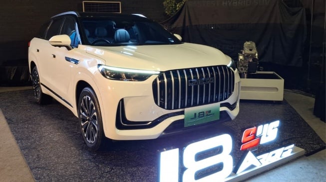 Jaecoo resmi merilis SUV premium J8 SHS ARDIS PHEV (Plug-in Hybrid Electric Vehicle) untuk pasar Indonesia. (Foto: SUARA.com/Michele Alessandra)
