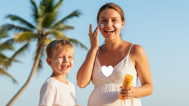 4 Sunscreen dengan Formula SPF 50 untuk Anak dan Ibu Hamil, Bye-bye Kusam