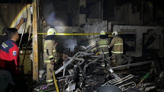 Korsleting Listrik Picu Kebakaran di Taman Sari, 6 Warga Luka dan Ratusan KK Terpaksa Mengungsi