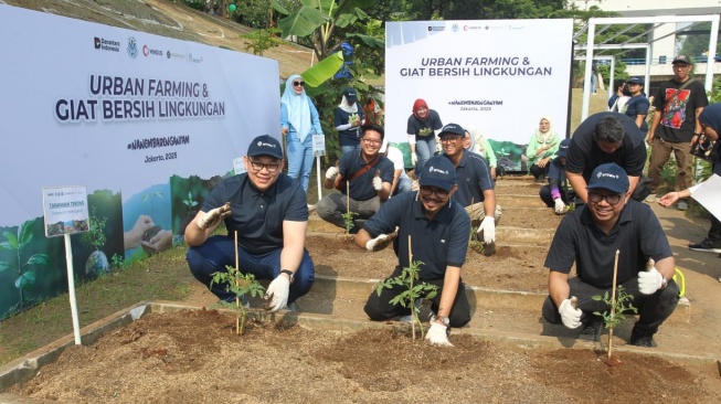 Kolaborasi Urban Farming Wujudkan Sungai Bersih dan Panen Melimpah di Ibu Kota