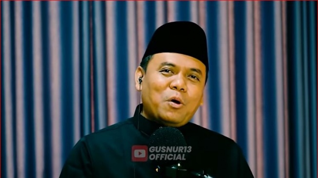Jokowi Jadi Penasihat Bloomberg, Gus Nur: Pendukung Bangga, Lalu Bandingkan dengan Anies