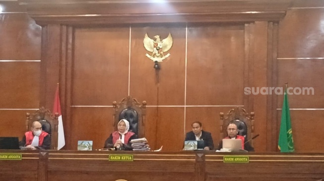 Suasana sidang putusan Razman Arif Nasution di Pengadilan Negeri Jakarta Utara pada Selasa, 30 September 2025, pengacara pilih walk out. [Suara.com/Rena Pangesti]