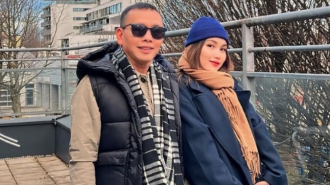 Ayah Ayu Ting Ting Pakai Perhiasan Bak Toko Emas Berjalan, Dapat Peringatan: Hati-Hati Ain