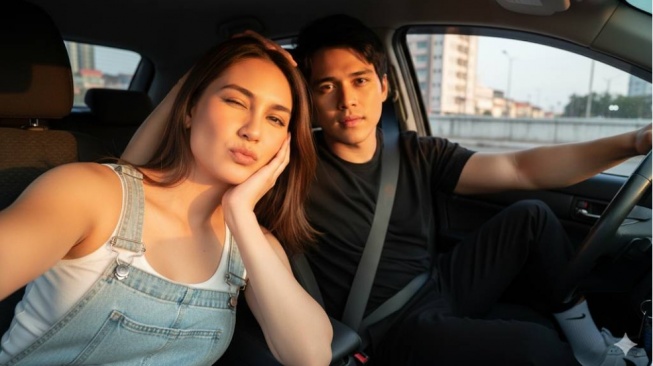 10 Prompt Gemini AI Foto Estetik Bareng Pasangan yang Viral dan Menarik Dicoba