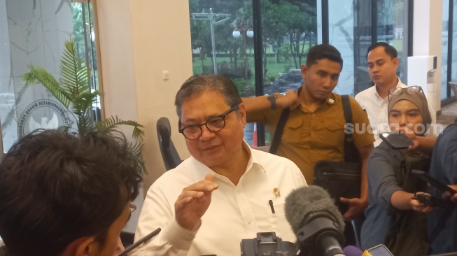Pemerintah Siapkan 'Kado' Nataru, Stimulus Ekonomi ke-3 Siap Guyur Tiket Murah hingga PPN