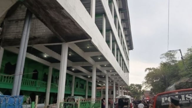 Publik Soroti Ponpes Ambruk Renggut Nyawa: Kelalaian Pembangunan atau Takdir?