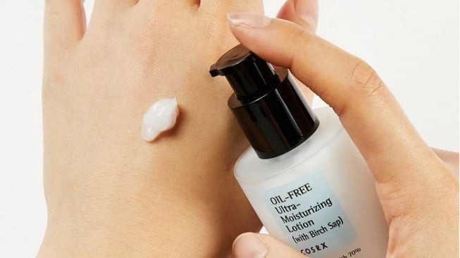 Moisturizer untuk meredakan jerawat. 