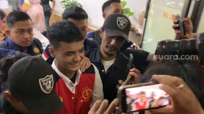 Sudah Pasrah, Vadel Badjideh Sambut Vonis Hakim atas Kasusnya dengan Senyuman