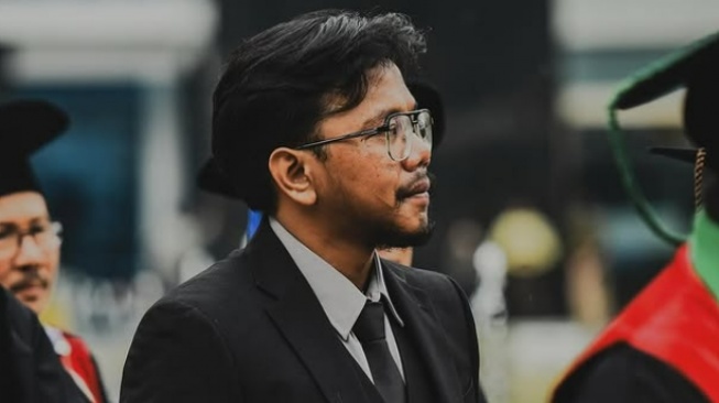 Dilaporkan ke Polisi, Ferry Irwandi Tanggapi Santai: Main Game dan Tertawa