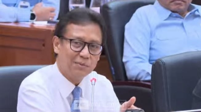 Menteri Kesehatan (Menkes) Budi Gunadi Sadikin saat rapat bersama Komisi IX DPR membahas Program Makan Bergizi Gratis (MBG). [Tangkapan layar]