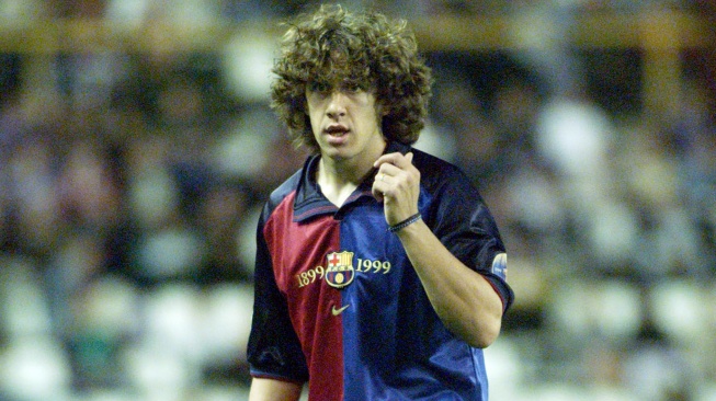 On This Day: 21 Tahun Lalu, Bek Rambut Keriting Ini Ubah Sejarah Barcelona