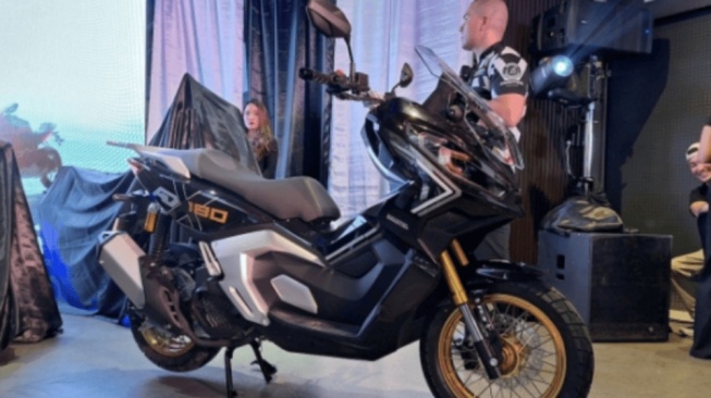 Kove ADX 180, saingan dari Honda ADV 160 dengan fitur melimpah (2banh.vn)