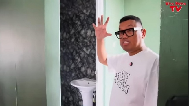 Kondisi kamar mandi rumah Uya Kuya usai dijarah [Youtube]