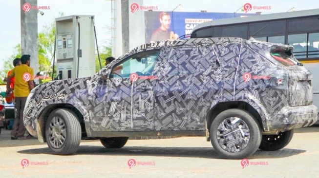 Spyshot calon SUV baru Nissan. (91Wheels)