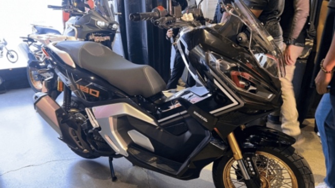 Kove ADX 180, saingan dari Honda ADV 160 dengan fitur melimpah (2banh.vn)
