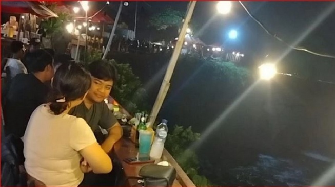 Pantai Cemagi, Rekomendasi Tempat Santai di Malam Minggu