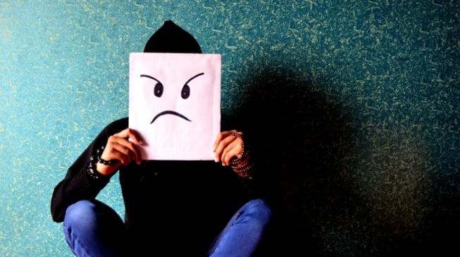 10 Kebiasaan Buruk yang Sering Jadi Cara Keliru Atasi Stres
