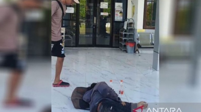 Viral Korban Kecelakaan Diduga Ditolak Puskesmas, Dibiarkan Tergeletak di Teras