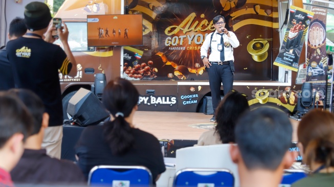 Peserta unjuk bakat dalam acara Aice Got You! Panggung Crispymu! di Jakarta, pada Jumat (3/10/2025). [Suara.com/Alfian Winanto]