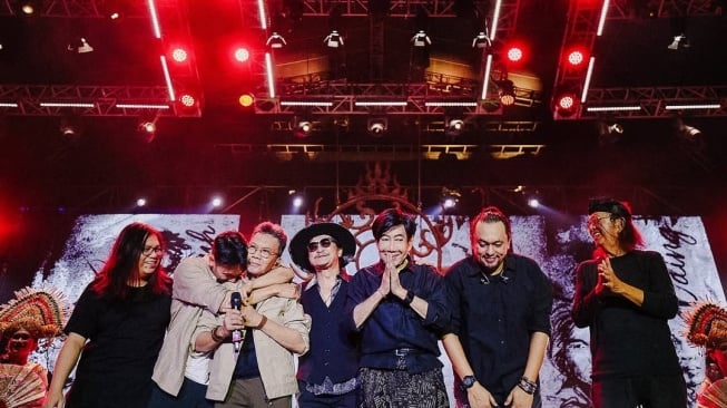 Guruh Gipsy usai tampil di ajang Synchronize Fest 2025, Sabtu (4/10/2025). [Instagram]