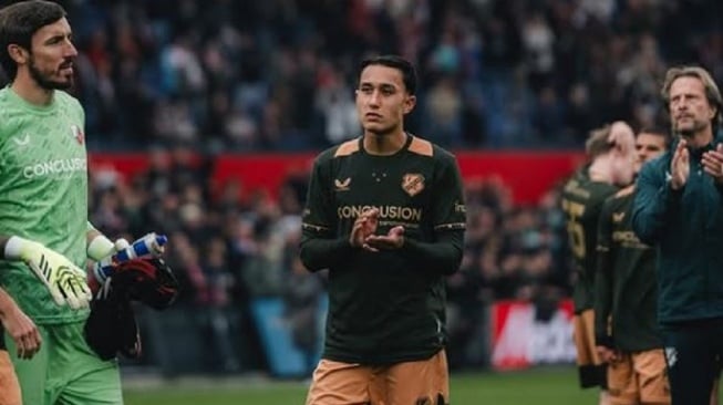Tampil Mengesankan, Miliano Jonathans Cetak Assist Lawan Feyenoord di Eredivisie