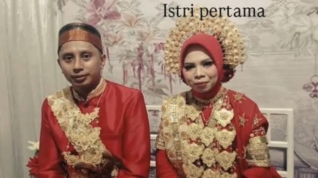 Pria di Bantaeng, Sulawesi Selatan menikahi dua wanita dalam waktu hanya dua hari. Kisahnya viral di media sosial [Suara.com/Istimewa]