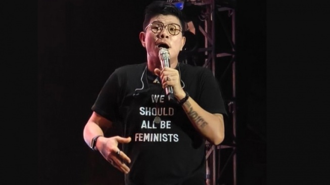 Andika Pakai Kaus 'We Should All Be Feminists', Jejak Digital Penculikan dan KDRT Dikuliti