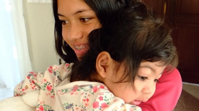 Nana Mirdad bagikan foto saat bersama dengan Baby Kira  (Instagram) 