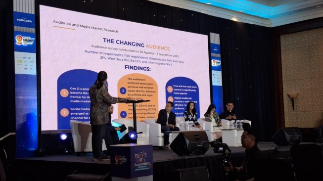Ketua Program Studi UMN Ignatius Haryanto menjadi narsumber di Local Media Summit (LMS) 2025