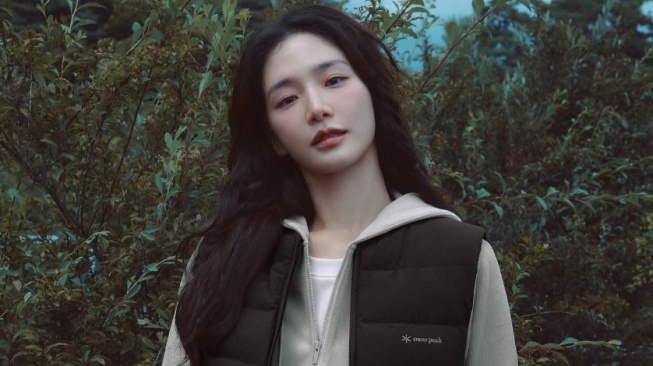 City Girl Look! Sontek 4 Daily OOTD Park Gyu Young Biar Keren saat Hangout
