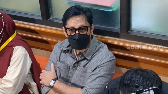 Kembali Hadiri Sidang Cerai, Andre Taulany Lebih Santai dan Lempar Guyonan Nyasar ke Mal