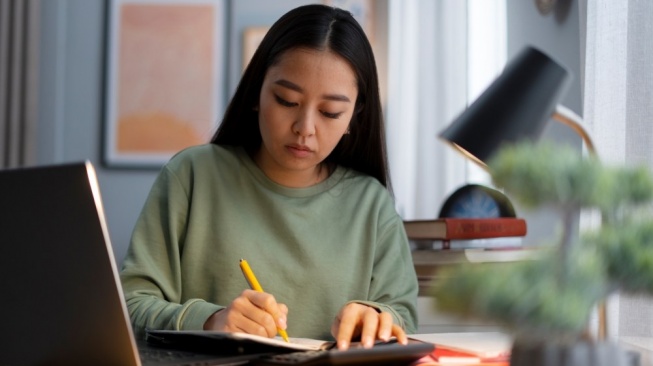 10 Cara Jitu Mengatur Keuangan, 100 Ribu Seminggu: Tips Hemat Ampuh Anak Kos