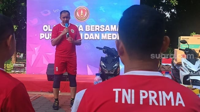 Perintah Pimpinan, TNI Beri Santunan Rp350 Juta Pada Dua Keluarga Prajurit yang Gugur saat HUT TNI
