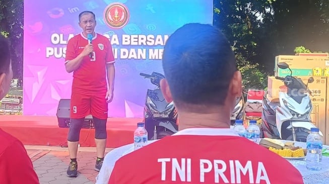 Kepala Pusat Penerangan (Kapuspen) Mabes TNI Mayjen TNI Freddy Ardianzah saat ditemui di Mabes TNI Cilangkap, Kamis (9/10/2025). (Suara.com/Dwi Bowo Raharjo)