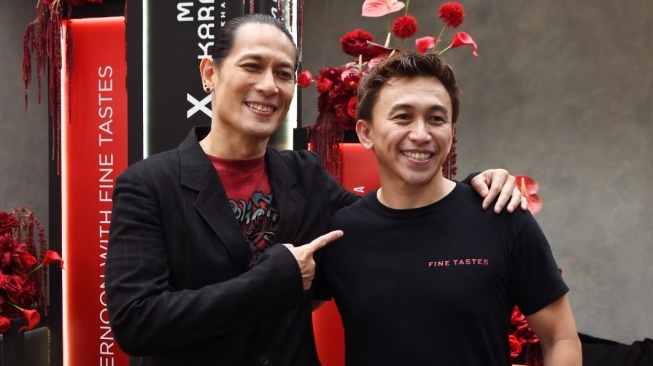 Chef Juna dan Chef Jovan Koraag-Kambey di acara perkenalan A (C)love Story, film pendek yang mengajak publik menyelami perjalanan autentik cengkih Manado. [Instagram]