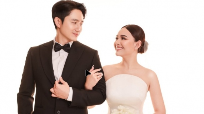 Unggah Foto & Video Prewedding, Amanda Manopo dan Kenny Austin akan Menikah