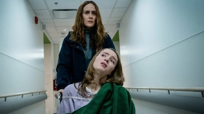 Film Run yang dibintangi Sarah Paulson dan Kiera Allen akan tayang Jumat (10/10/2025) malam ini pukul 21.00 WIB di Trans TV. [YouTube]