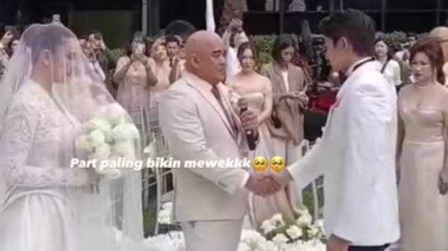 Momen pernikahan Amanda Manopo dan Kenny Austin (Instagram)