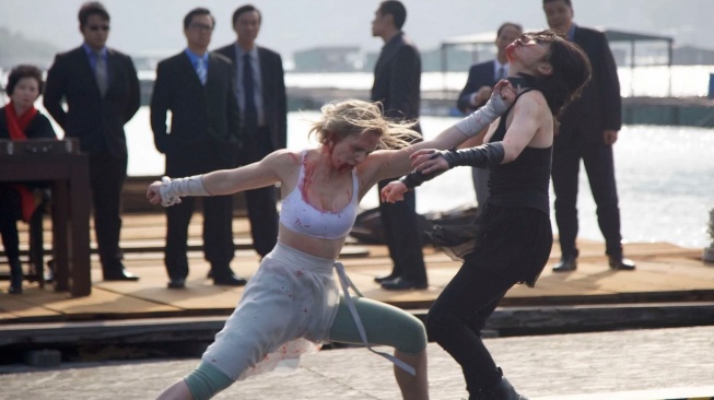 Film pertarungan bela diri berjudul Lady Bloodfight akan tayang pada Jumat (10/10/2025) malam ini pukul 23.00 WIB di Trans TV. [YouTube]