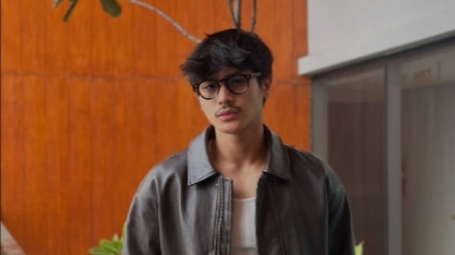 Auto Ganteng Maksimal! 3 Ide Outfit Keren ala Mas Bree yang Bisa Kamu Tiru